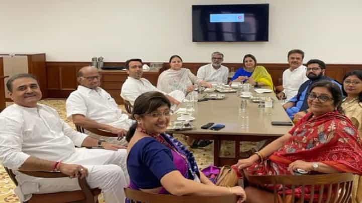 Sharad Pawar अन् प्रफुल्ल पटेल यांची नवी दिल्लीत भेट, राजकीय वर्तुळात चर्चांना उधाण Sharad Pawar अन् प्रफुल्ल पटेल यांची नवी दिल्लीत भेट, राजकीय वर्तुळात चर्चांना उधाण