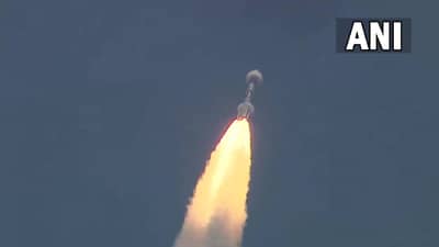 ADITYA-L1 : सूर्याच्या दिशेने झेप, आदित्य-एल1 अंतराळात झेपावलं; भारत पुन्हा इतिहास घडवणार?