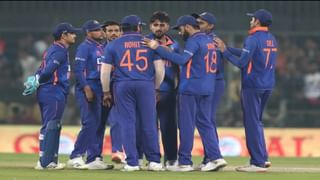 IND vs AUS : वनडे वर्ल्डकपपूर्वी शुबमन गिल फॉर्मात, ऑस्ट्रेलिया विरुद्धच्या पहिल्या सामन्यात ठोकलं अर्धशतक