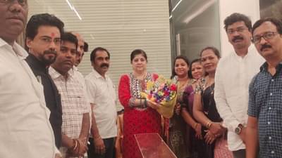 मराठी मुलीला घर नाकारणाऱ्या सचिवावर मोठी कारवाई, त्या मुलीची पहिली प्रतिक्रिया; शर्मिला ठाकरे यांची भेट