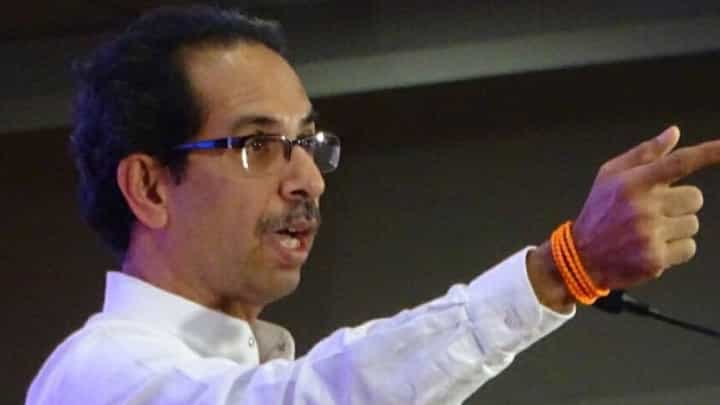 Uddhav Thackeray : गृहमंत्र्यांनी राजीनामा द्यावा, उद्धव ठाकरे असं का म्हणालेत? Uddhav Thackeray : गृहमंत्र्यांनी राजीनामा द्यावा, उद्धव ठाकरे असं का म्हणालेत?