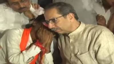 Uddhav Thackeray in Jalna : अंतरवाली सराटीत दाखल, गोळ्या कुणावर चालवता?, उद्धव ठाकरे यांचा सवाल