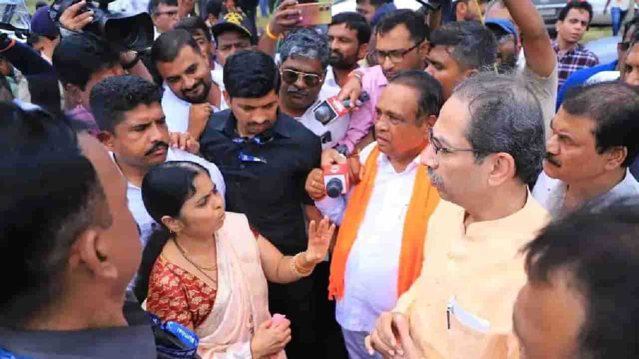 Uddhav Thackeray : उद्धव ठाकरे यांचा शेतकऱ्यांशी संवाद, शेतकऱ्यांनी सांगितली अशी आपबिती