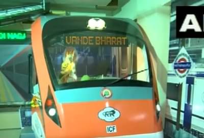 Ganesh Chaturthi 2023 | वंदेभारत एक्सप्रेसमध्ये झाले बाप्पा विराजमान, आर्कीटेक्टने साकारला अनोखा देखावा