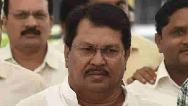 ‘विजय वडेट्टीवार आहे तरी कोण?’, भाजपच्या बड्या नेत्याचा थेट सवाल