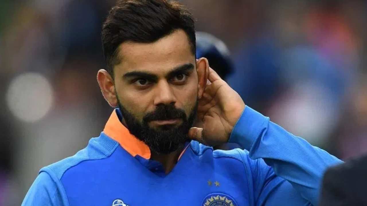 विराट कोहली वनडे वर्ल्डकप स्पर्धेच्या तीन पर्वात एकदाही शून्यावर बाद झालेला नाही. तसेत तीन स्पर्धांमध्ये 1 हजाराहून अधिक धावा केल्या आहे. अशी कामगिरी करणारा भारताचा एकमेव फलंदाज आहे. 