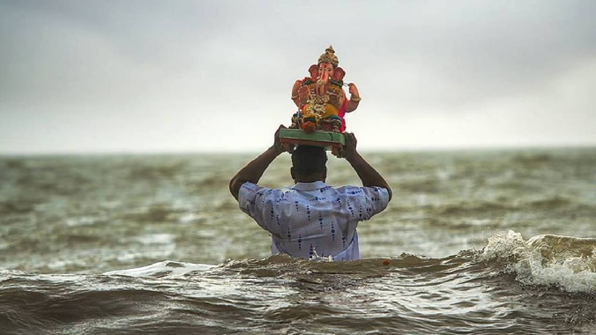 Ganesh Chaturthi 2023 | बाप्पाच्या विसर्जनाला जाताय? जरा जपून! पाण्यात बुडण्याची भिती नाही तर....; BMC चं आवाहन काय?