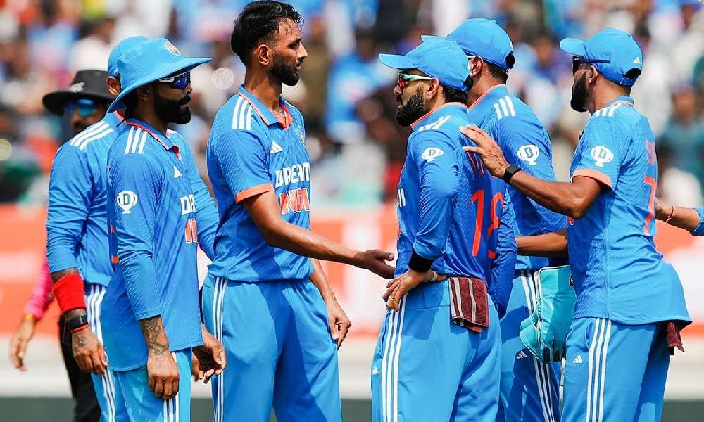 World Cup संघात अखेर अक्षर पटेल ऐवजी या खेळाडूला मिळाली संधी! सराव सामन्यासाठी गुवाहाटीत हजेरी