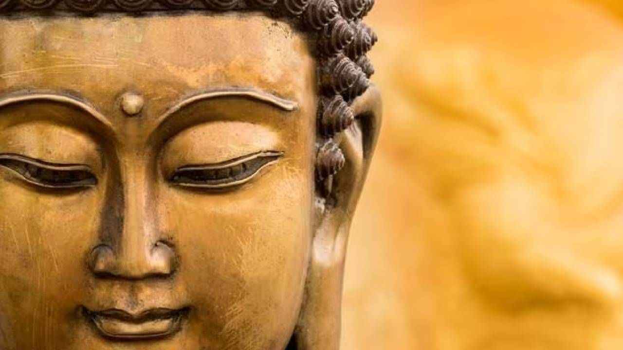 Bhagwan Buddha : जेव्हा एखादी व्यक्ती तुमचा अपमाण करते केव्हा काय करावे? भगवान बुद्धांशी संबंधीत ही गोष्ट अवश्य वाचा Bhagwan Buddha : जेव्हा एखादी व्यक्ती तुमचा अपमाण करते केव्हा काय करावे? भगवान बुद्धांशी संबंधीत ही गोष्ट अवश्य वाचा