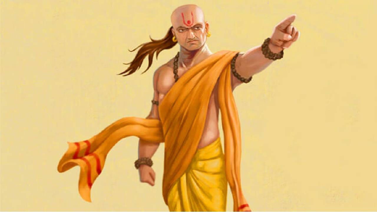 Chanakya Neeti : चाणाक्य नीतिनुसार या पाच सवयी असतात माणसाच्या शत्रू, दारिद्य्र सोडत नाही पाठ