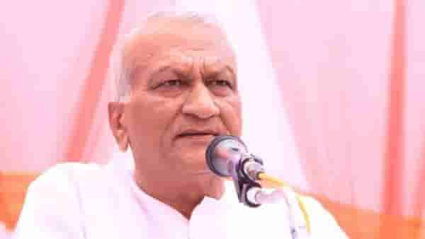 MLA Raju Kage | रावण दहन होतानाच काँग्रेसचा आमदार अडकला वादात, मग घातले लोटांगण