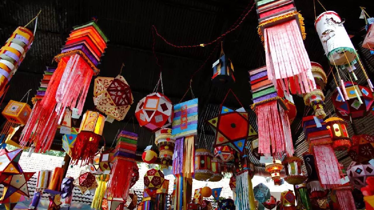 Diwali 2023 : दिवाळीत घरी आणा या शुभ वस्तू, लक्ष्मीच्या आशिर्वादाने वाढेल आर्थिक आवक Diwali 2023 : दिवाळीत घरी आणा या शुभ वस्तू, लक्ष्मीच्या आशिर्वादाने वाढेल आर्थिक आवक