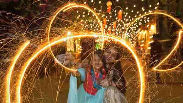 Diwali 2023 : यंदा सहा दिवस साजरी होणार दिवाळी, नोव्हेंबर महिन्यातील सणांची यादी