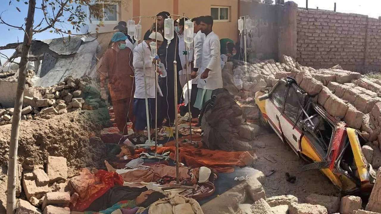 अफगाणिस्तानमध्ये मोठ्या प्रमाणावर बचाव कार्य सुरु आहे. जखमींना उपचार देण्यासाठी यंत्रणाा काम करत आहे. या शिवाय स्थानिकही बचाव कार्यात सहभागी झाले आहेत.