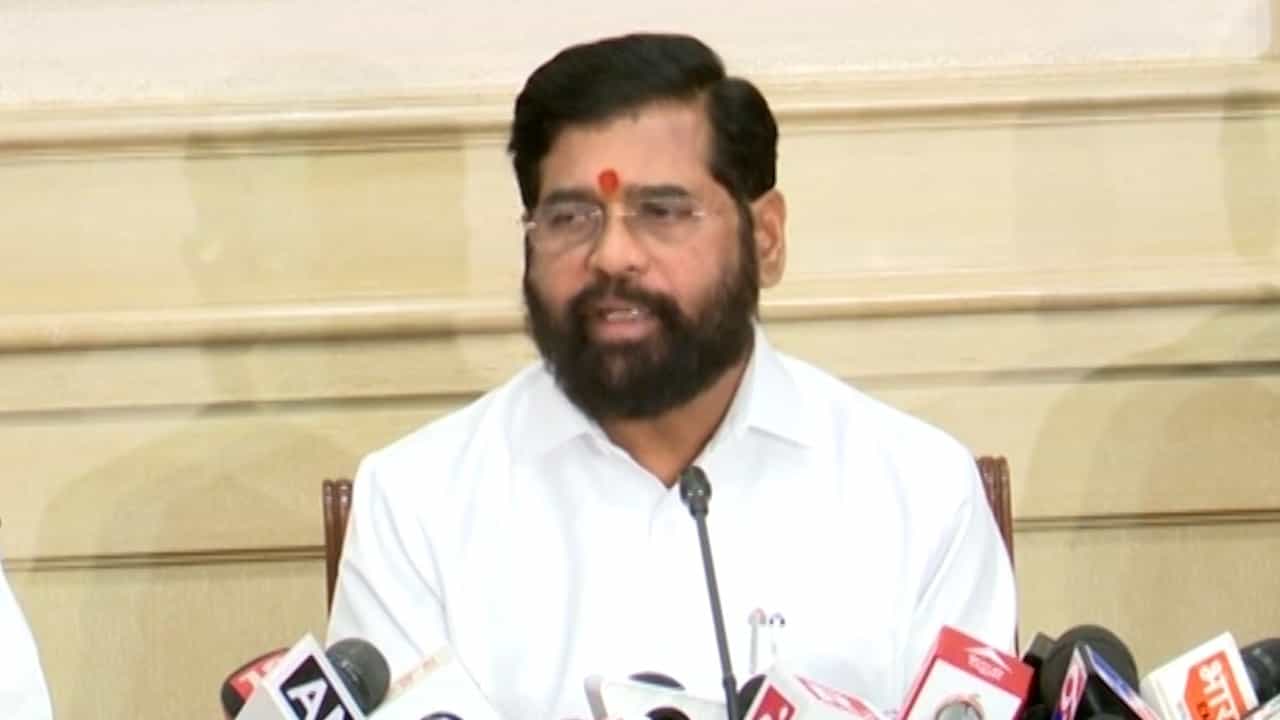 Maratha Reservation : ... ही नव्वळ अफवा, कुणबी प्रमाणपत्रावरून काय म्हणाले मुख्यमंत्री एकनाथ शिंदे? Maratha Reservation : ... ही नव्वळ अफवा, कुणबी प्रमाणपत्रावरून काय म्हणाले मुख्यमंत्री एकनाथ शिंदे?
