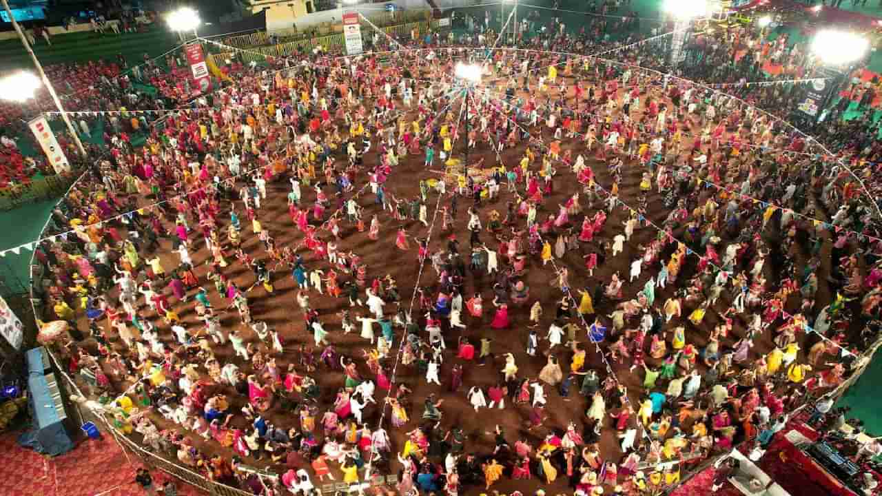 Navratri 2023 | 11 वर्षाची मुलगी बेस्ट गरबा प्राइज जिंकली, पण कुटुंबाने कर्ता पुरुष गमावला, नेमकं काय घडलं?