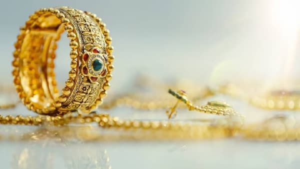 Gold Silver Price Update | Israel -Palestine Crisis मुळे सोने-चांदीला चमक, शेअर बाजार ढेपाळले