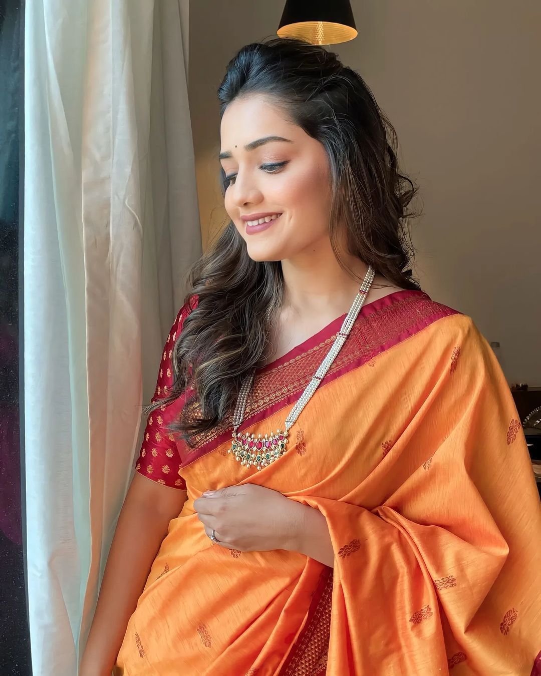 Hruta Durgule Sweet Photos in Saree | Cute Marathi actresses, bollywood,  hollywood, south girls