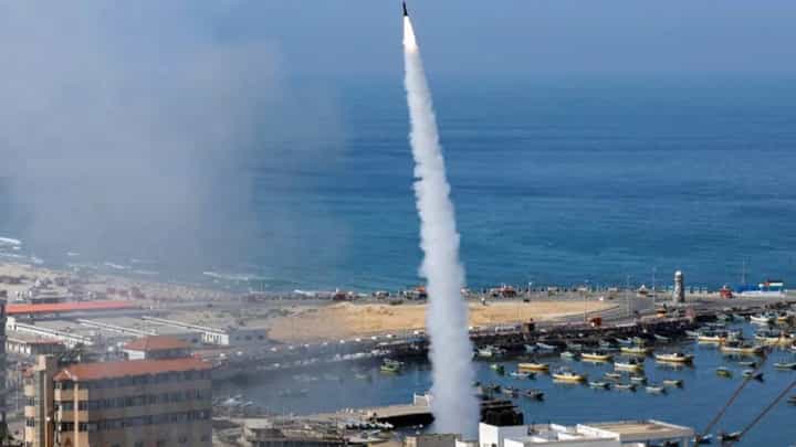Israel-Palestine War : इस्त्रायलवर 5 हजार रॉकेटमार्फत हल्ला, इस्रायलनेही पॅलेस्टाईन विरोधात केली युद्धाची घोषणा Israel-Palestine War : इस्त्रायलवर 5 हजार रॉकेटमार्फत हल्ला, इस्रायलनेही पॅलेस्टाईन विरोधात केली युद्धाची घोषणा