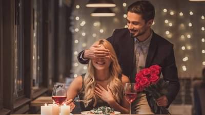 Astrology : अत्यंत रोमँटीक असतात या पाच राशीचे लोकं, जोडीदारावर करतात भरभरून प्रेम