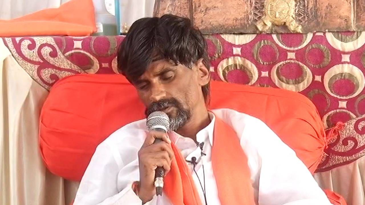 Manoj jarange Patil | प्रकृती खालावली, स्पष्ट बोलताही येत नसताना मनोज  जरांगे पाटील म्हणाले.... - Marathi News | Maratha Reservation Manoj jarange  Patil appeal to maratha community he is on ...