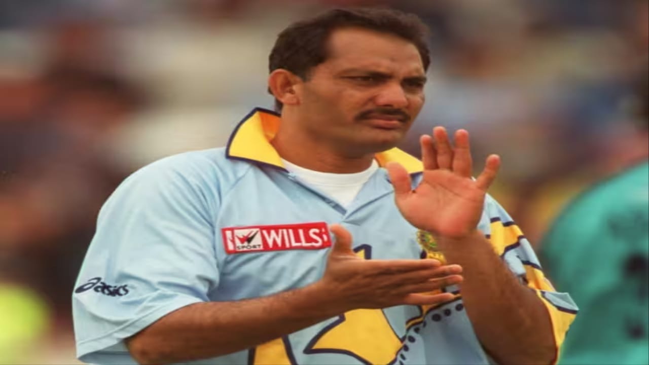 टीम इंडियाचे दुसरे वयस्कर कर्णधार म्हणून मोहम्मद अझहरुद्दीन आहेत. अझहरुद्दीन यांनी 1999 च्या वर्ल्ड कपमध्ये वयाच्या 36 वर्ष 124 व्या दिवशी टीम इंडियाचं कर्णधारपद सांभाळलं होतं.