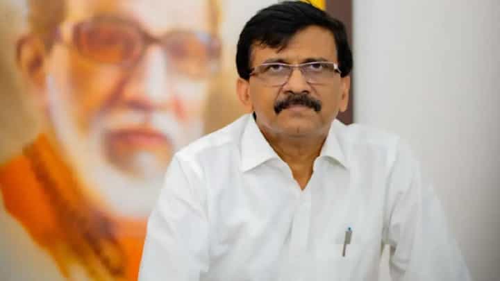 Sanjay Raut : संजय राऊत महाराष्ट्राच्या जनतेची करमणूक, शिवसेनेच्या नेत्याचा खोचक टोला Sanjay Raut : संजय राऊत महाराष्ट्राच्या जनतेची करमणूक, शिवसेनेच्या नेत्याचा खोचक टोला