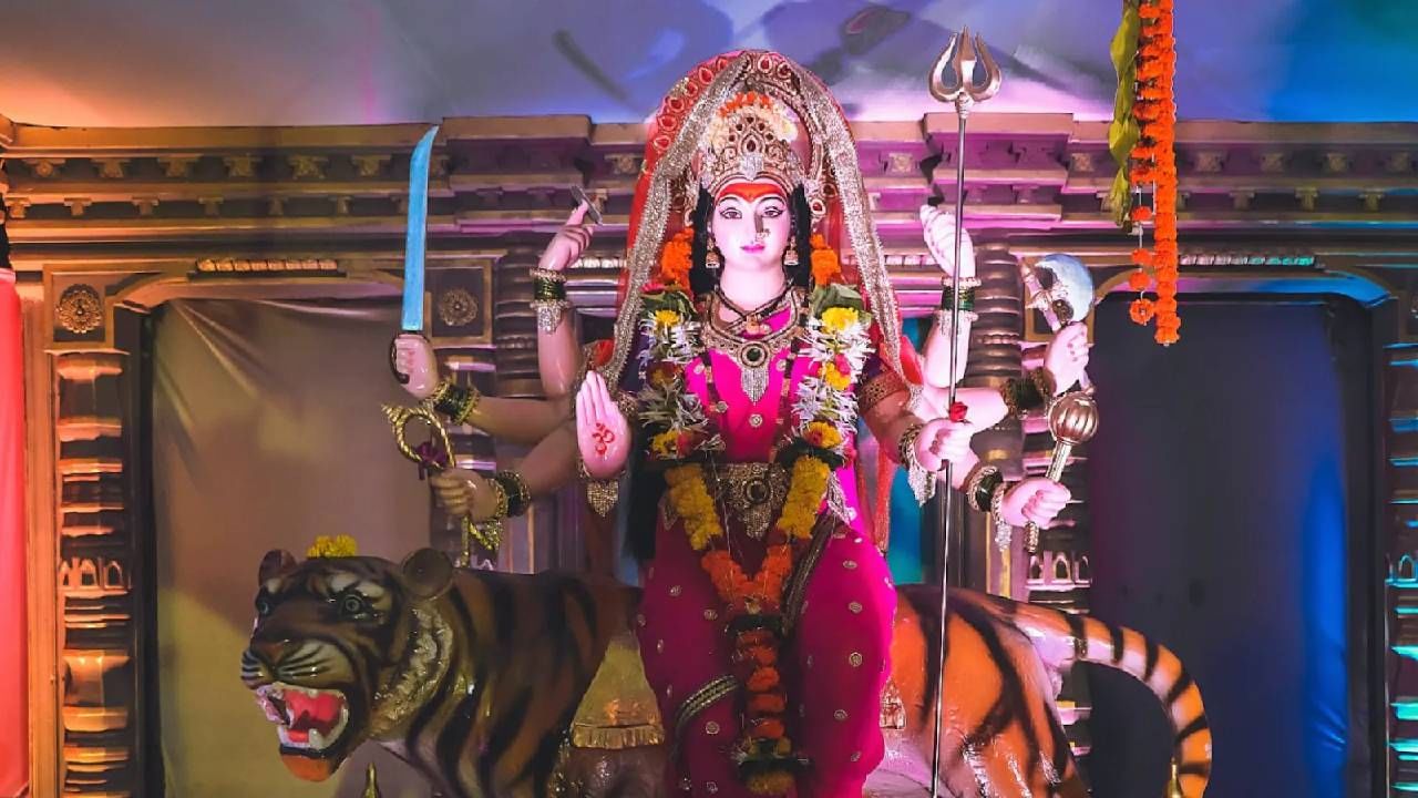 Navratri Nine Colours 2023 : नवरात्रीचे नऊ रंग, नवरात्रोत्सोवात परिधान करा या नऊ रंगांचे कपडे Navratri Nine Colours 2023 : नवरात्रीचे नऊ रंग, नवरात्रोत्सोवात परिधान करा या नऊ रंगांचे कपडे