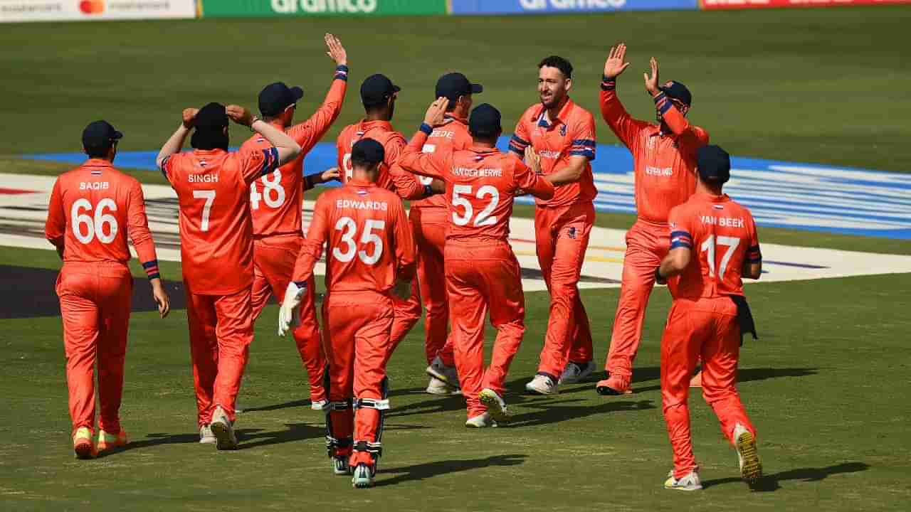 NZ vs NED : नेदरलँडचा न्यूझीलंडवर पहिल्या तीन षटकात दबाव, मग कॉनव्हे आणि यंगने केलं असं की...