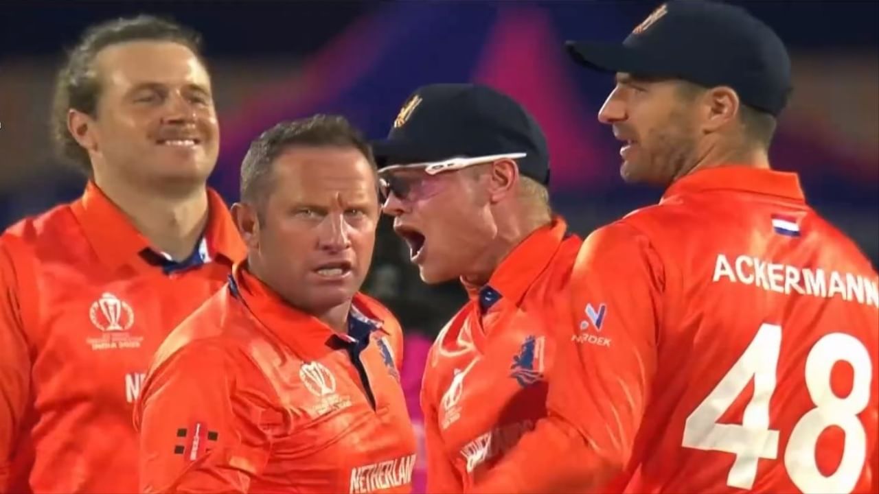 SA vs NED |44 धावा 4 विकेट्स, माजी खेळाडूकडून करेक्ट कार्यक्रम, नेदरलँड्सच्या बॉलिंगसमोर दक्षिण आफ्रिकेची हवा टाईट SA vs NED |44 धावा 4 विकेट्स, माजी खेळाडूकडून करेक्ट कार्यक्रम, नेदरलँड्सच्या बॉलिंगसमोर दक्षिण आफ्रिकेची हवा टाईट