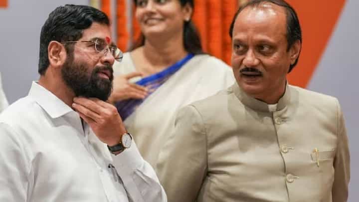 Saamana | देणाऱ्यांनाच हुकूमशहा ठरवलं, सामानातून शिंदे गट अन् अजितदादा गटावर सडकून टीका Saamana | देणाऱ्यांनाच हुकूमशहा ठरवलं, सामानातून शिंदे गट अन् अजितदादा गटावर सडकून टीका