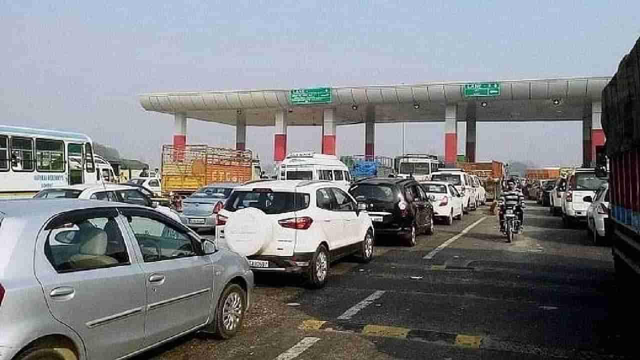 Toll tax : कोणत्याही वाहनावर टोल का आकारला जातो?; रोड टॅक्स अन् टोल टॅक्समधील फरक काय?