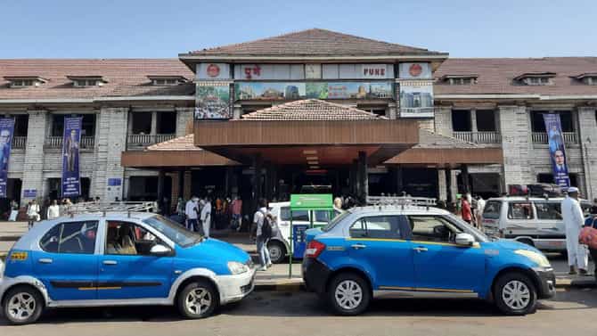 Pune News | पुणे रेल्वे स्थानकावर फुकटे प्रवासी वाढले, किती दंड वसूल, प्रदीप कुरुलकर प्रकरणात अपडेट