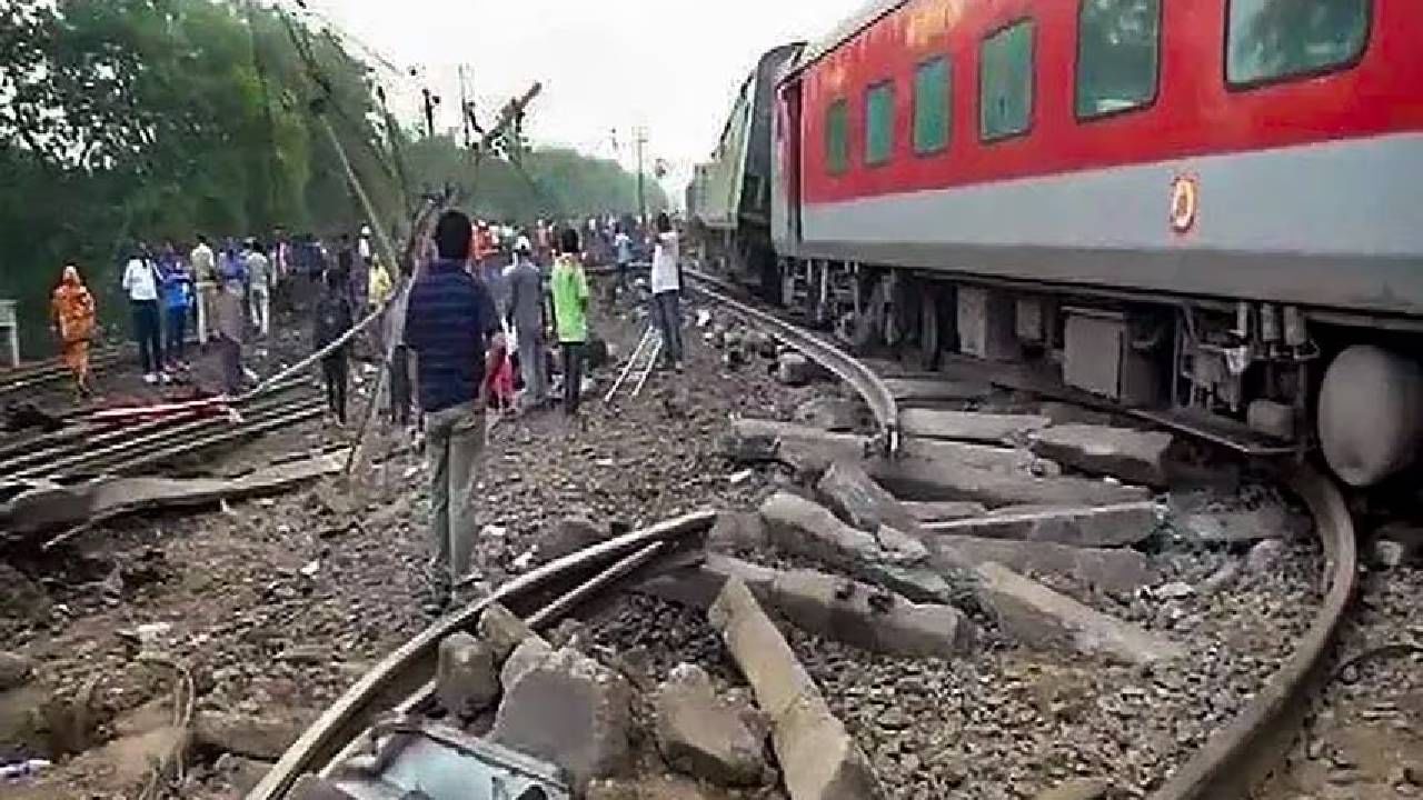 Railway Accident | हा तर मृत्यूचा प्रवास, इतक्या जणांना गमवावे लागले रेल्वे अपघातात प्राण