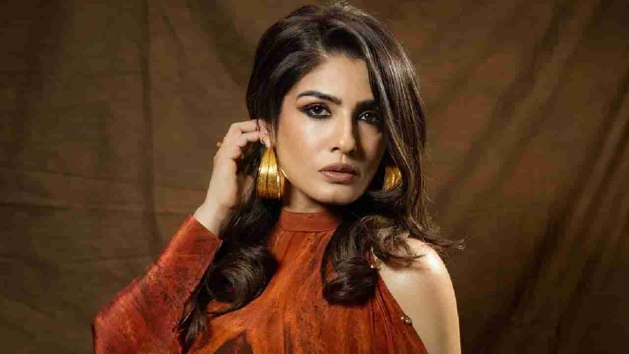 Raveena Tandon : अक्षय कुमारच्या आधी या अभिनेत्याच्या प्रेमात आकंठ बुडालेली रवीना टंडन; मिळाला वेडीचा टॅग