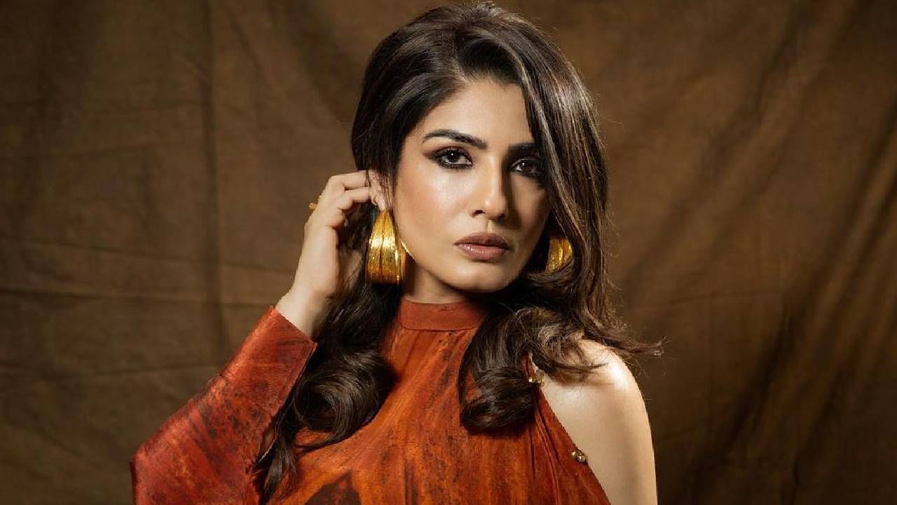 Raveena Tandon : अक्षय कुमारच्या आधी 'या' अभिनेत्याच्या प्रेमात आकंठ बुडालेली रवीना टंडन; मिळाला 'वेडी'चा टॅग