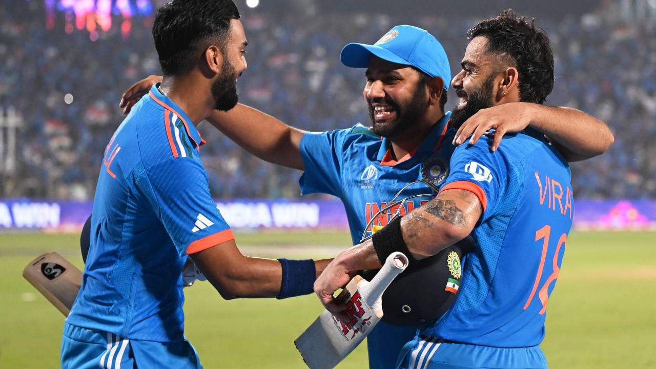 रोहित शर्मा याने वनडे वर्ल्डकप स्पर्धेतील 5 सामन्यात 62.20 च्या सरासरीने 311 धावा केल्या आहेत. रोहित शर्मा याने सर्वोत 131 धावा केल्या. (Photo- BCCI Twitter) 