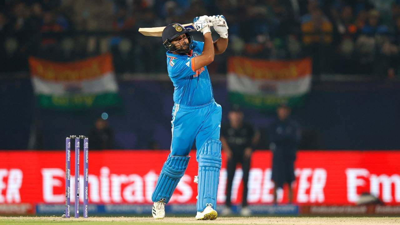 रोहित शर्मा याने क्रिकेटच्या तिन्ही प्रकारातील एकूण 99 सामन्यात कर्णधारपद भुषवलं आहे. त्या कर्णधारपदाच्या कारकिर्दित भारताने 73 सामन्यात विजय, तर 23 सामन्यात पराभवाचं तोंड पाहिलं आहे. दोन सामने अनिर्णित ठरले. (Photo- BCCI Twitter) 