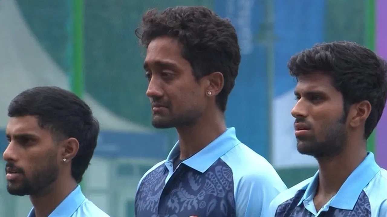 IND vs NEP : पदार्पणाच्या सामन्यात राष्ट्रगीतावेळी साई किशोर याला अश्रू अनावर, दिनेश कार्तिकने दिली मनं जिंकणारी प्रतिक्रिया