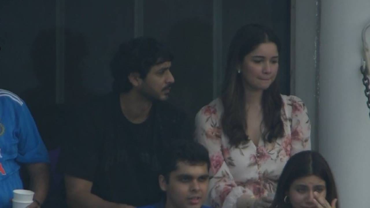 IND vs BAN : सारा तेंडुलकरची भारत बांगलादेश सामन्यासाठी हजेरी, 'ते' नातं जोडत सोशल मीडियावर मीम्सचा वर्षाव