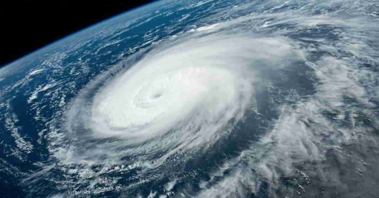 Cyclone Tej Mumbai | अरबी समुद्रातील तेज चक्रीवादळ, मुंबईचा धोका टळला आता या दिशेला रवाना