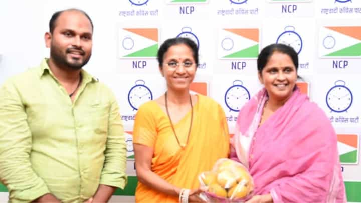 पवार गटातील अंतर्गत गटबाजी चव्हाट्यावर, महिलांना डावललं जातंय, कुणी केला आरोप? पवार गटातील अंतर्गत गटबाजी चव्हाट्यावर, महिलांना डावललं जातंय, कुणी केला आरोप?