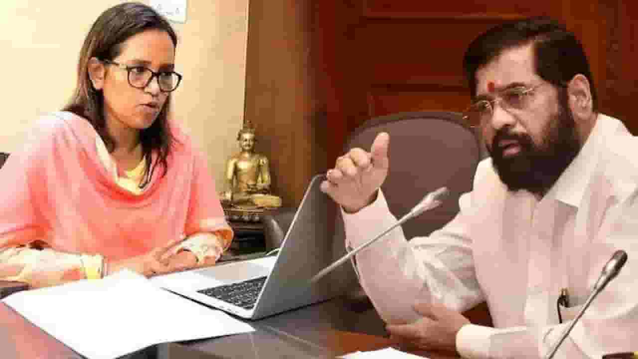 Varsha Gaikwad : रावण दहन आदल्या दिवशी करा, राज्य सरकारचं फर्मान; वर्षा गायकवाड यांचं मुख्यमंत्री शिंदे यांना पत्र Varsha Gaikwad : रावण दहन आदल्या दिवशी करा, राज्य सरकारचं फर्मान; वर्षा गायकवाड यांचं मुख्यमंत्री शिंदे यांना पत्र