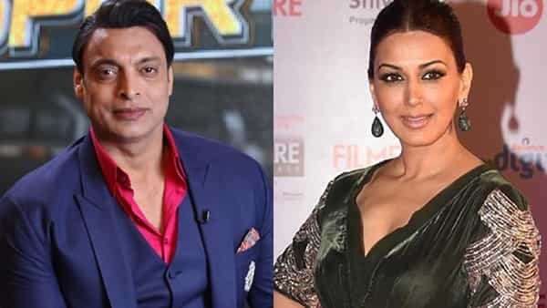 एक काळ असा होता, जेव्हा अनेक सिनेमांमध्ये महत्त्वाची भूमिका सकारात अभिनेत्री सोनाली बेंद्रे हिने चाहत्यांच्या मनावर राज्य केलं. दरम्यान पाकिस्तानी क्रिकेटर शोएब अख्तर यांच्यासोबत अभिनेत्रीच्या नावाची चर्चा सुरु होती. एवढंच नाही तर, एका मुलाखतीत शोएब अख्तर यांनी मोठा खुलासा केला होता. माझ्या पर्समध्ये सोनाली हिचा फोटो होता... असं त्यांनी सांगितलं होतं.