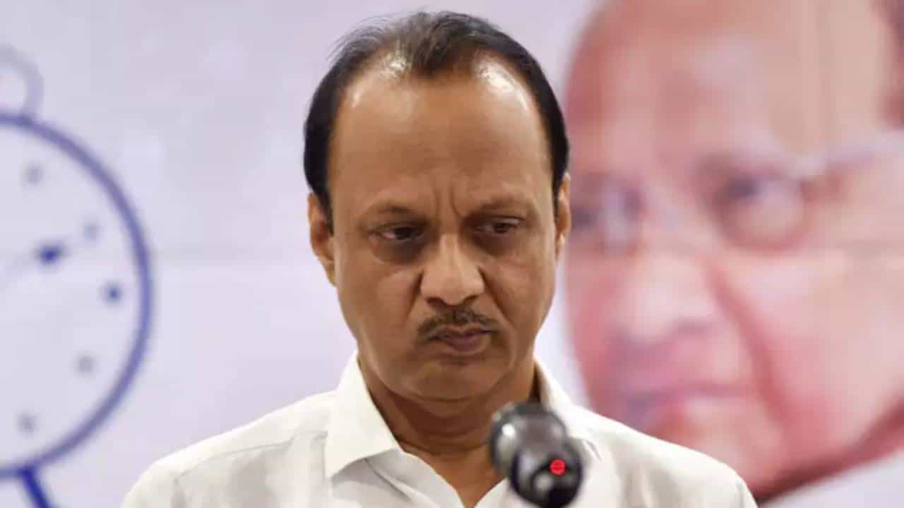 Ajit Pawar तेव्हा मीडियापुढे रडले..., शेतकऱ्याचं 'ते' वक्तव्य चर्चेत, बघा व्हिडीओ