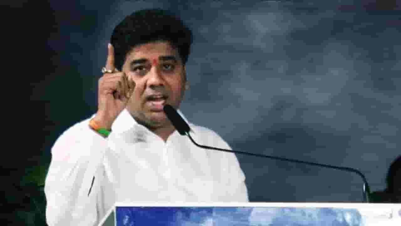 Raj Thackeray यांच्या सांगण्यावरून उपोषण सोडलं, असे म्हणत अविनाश जाधव यांनी काय दिला इशारा? Raj Thackeray यांच्या सांगण्यावरून उपोषण सोडलं, असे म्हणत अविनाश जाधव यांनी काय दिला इशारा?