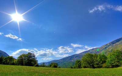 आकाशाचा रंग निळा का असतो ? या प्रश्नाचे उत्तर अनेकांना माहिती नाही, पाहा नेमके काय उत्तर ?