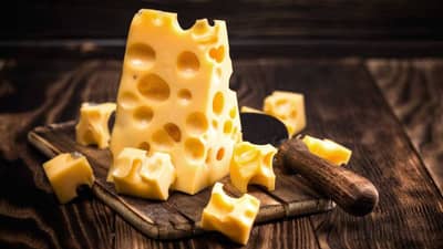 चिज खाण्याचे आहेत अनेक फायदे, या पाच समस्यांमध्ये मिळतो लाभ