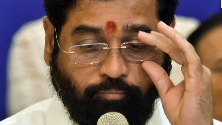मुख्यमंत्री एकनाथ शिंदे भाजपची भांडी घासतात अन् त्यांचंच गुणगान गातात, कुणी केला हल्लाबोल? मुख्यमंत्री एकनाथ शिंदे भाजपची भांडी घासतात अन् त्यांचंच गुणगान गातात, कुणी केला हल्लाबोल?