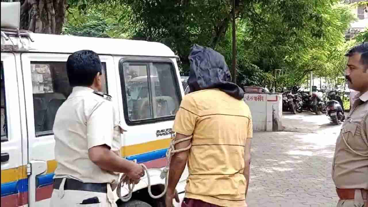 crime news : दुकानात झाडू मारणारा निघाला चोरटा, पोलिसांनी सांगितली खरी माहिती